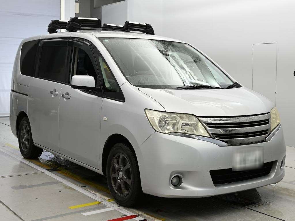 NISSAN SERENA