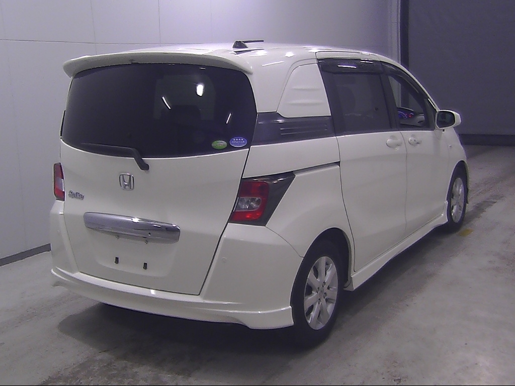 HONDA FREED SPIKE