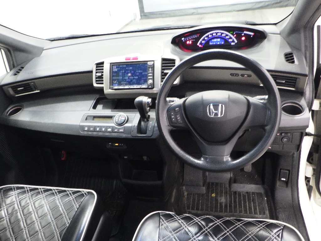 HONDA FREED SPIKE