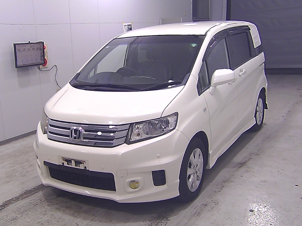 HONDA FREED SPIKE
