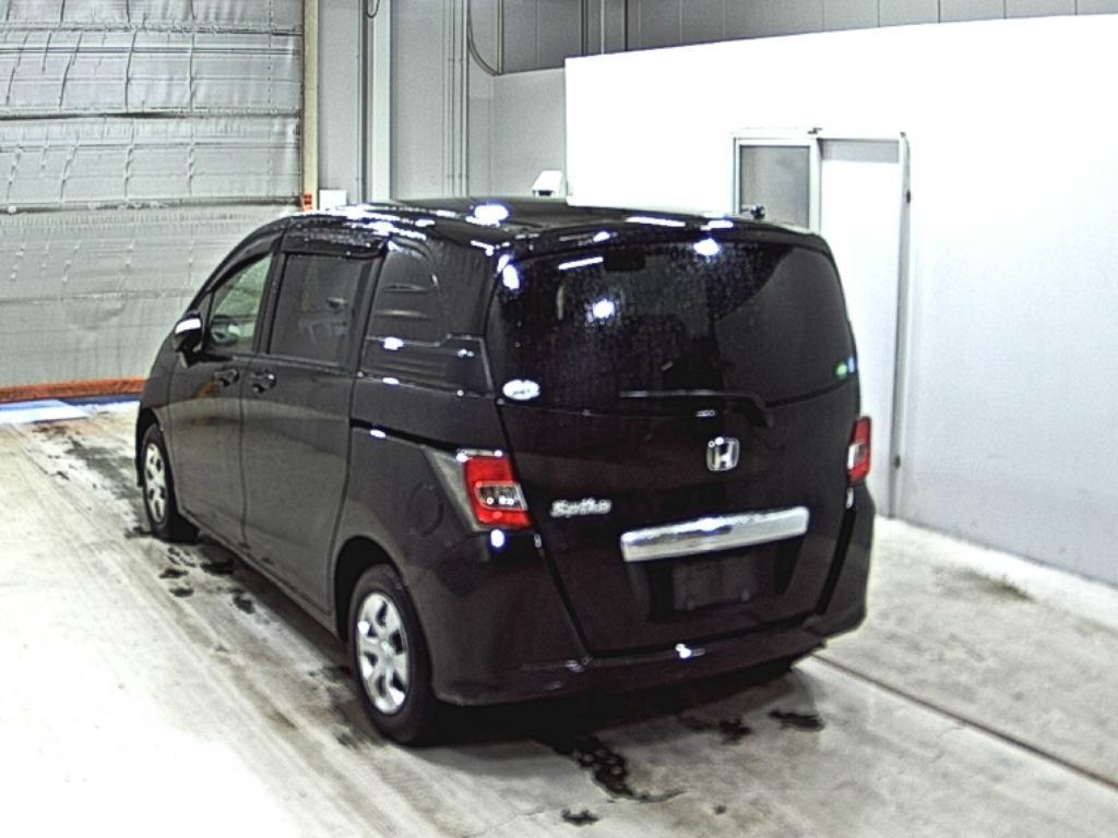 HONDA FREED SPIKE