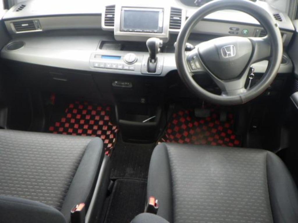 HONDA FREED SPIKE