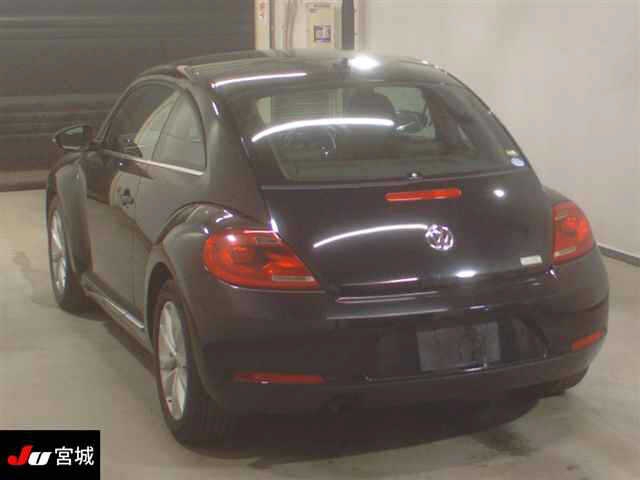 VOLKSWAGEN BEETLE