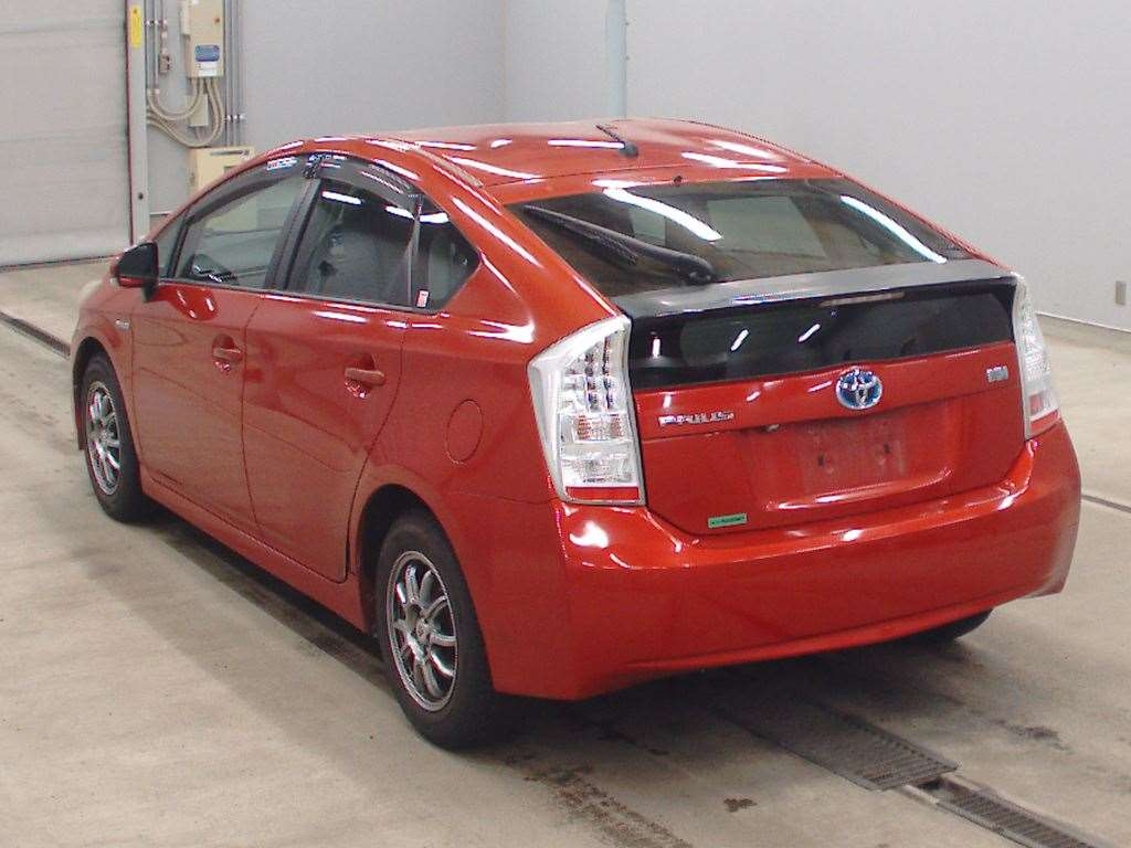 TOYOTA PRIUS