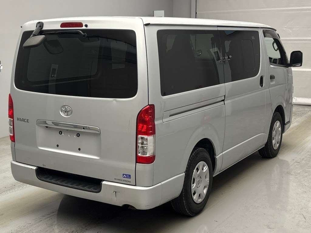 TOYOTA REGIUS ACE