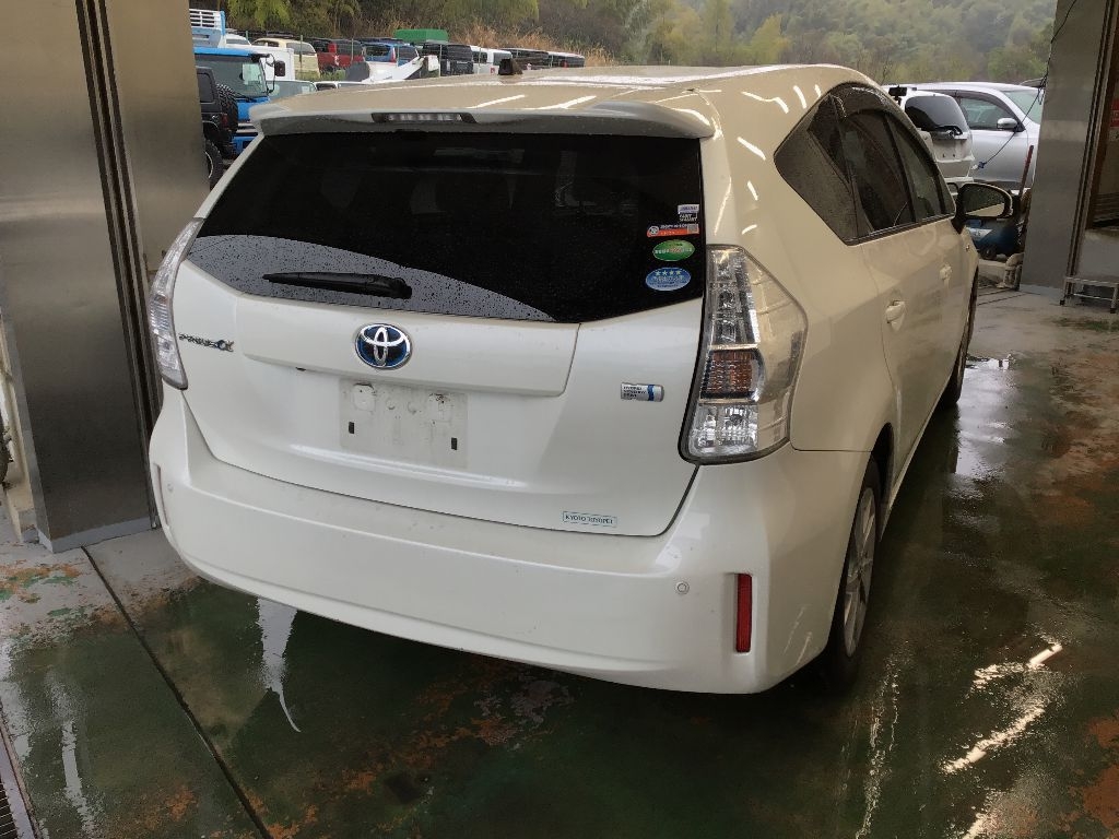 TOYOTA PRIUS ALPHA