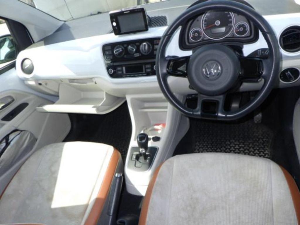 VOLKSWAGEN UP!