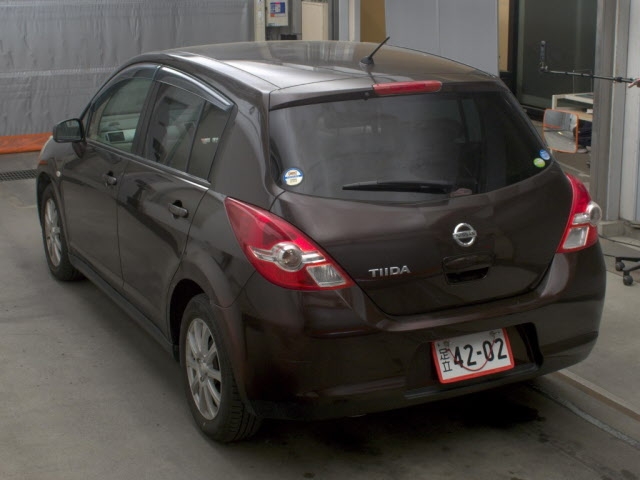 NISSAN TIIDA