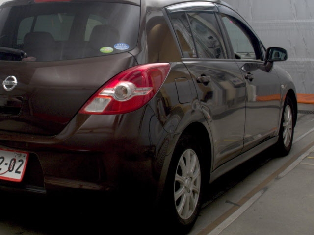 NISSAN TIIDA