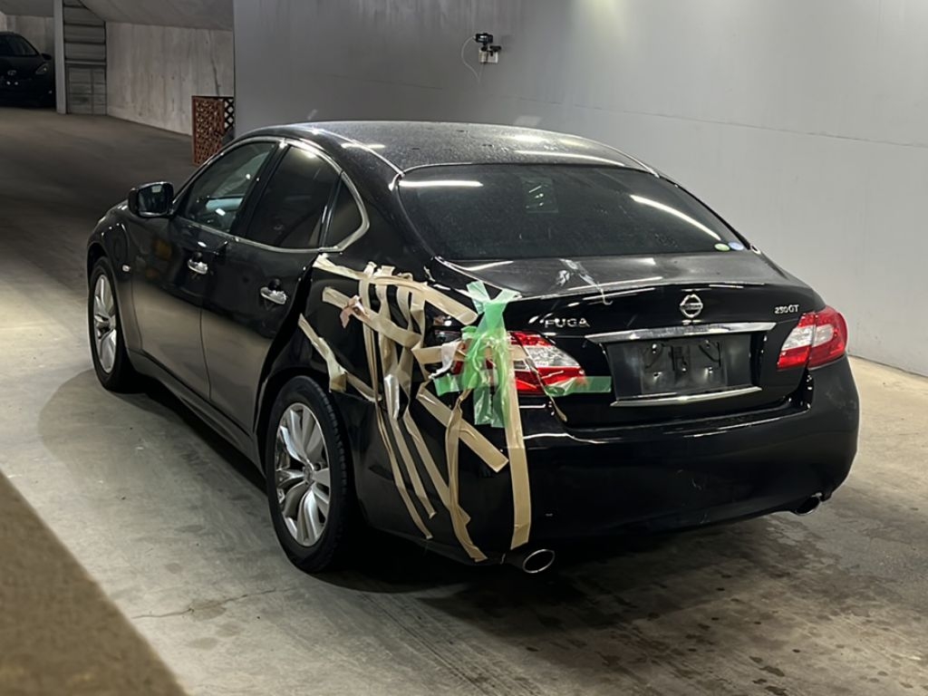 NISSAN FUGA