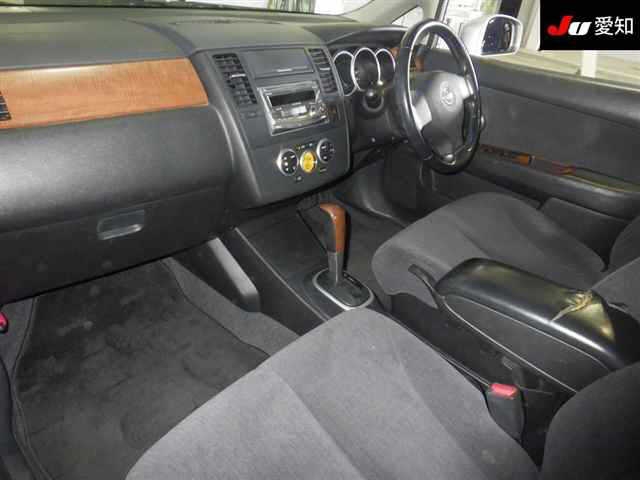 NISSAN TIIDA LATIO