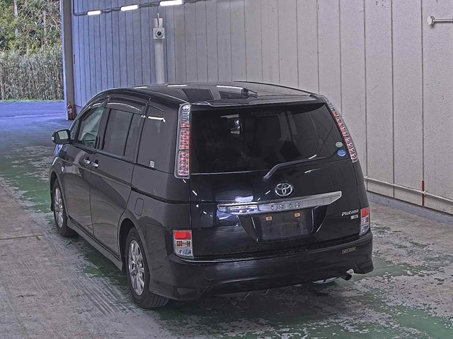 TOYOTA ISIS