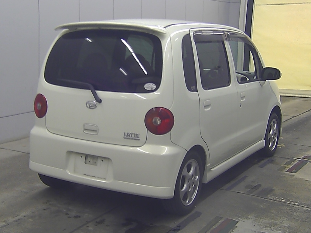 DAIHATSU MOVE LATTE