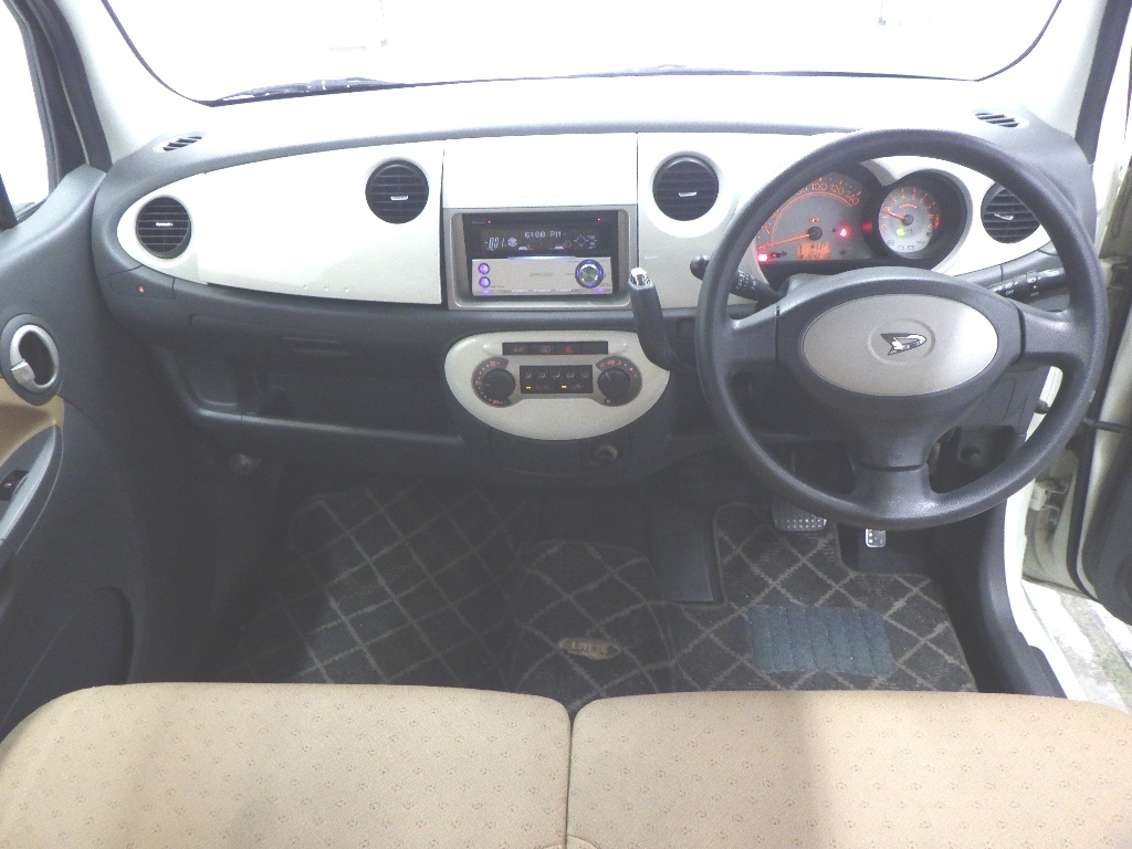 DAIHATSU MOVE LATTE