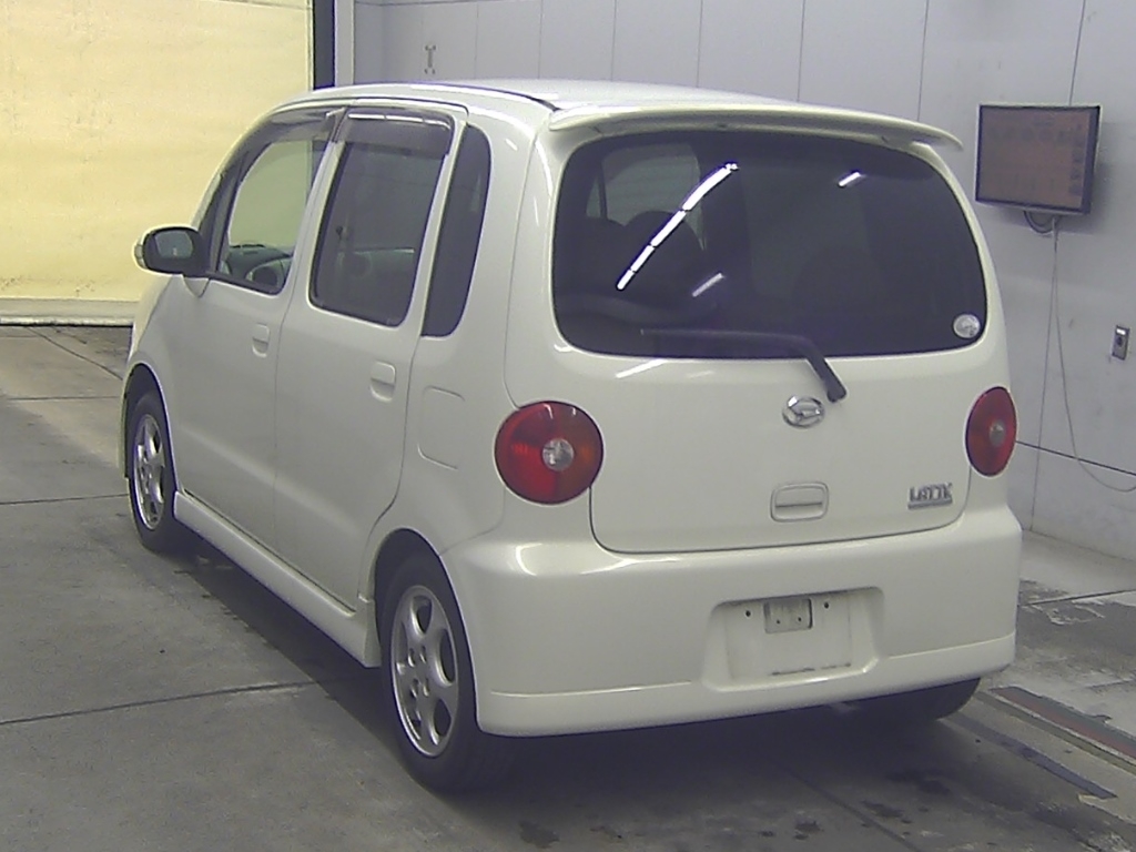 DAIHATSU MOVE LATTE