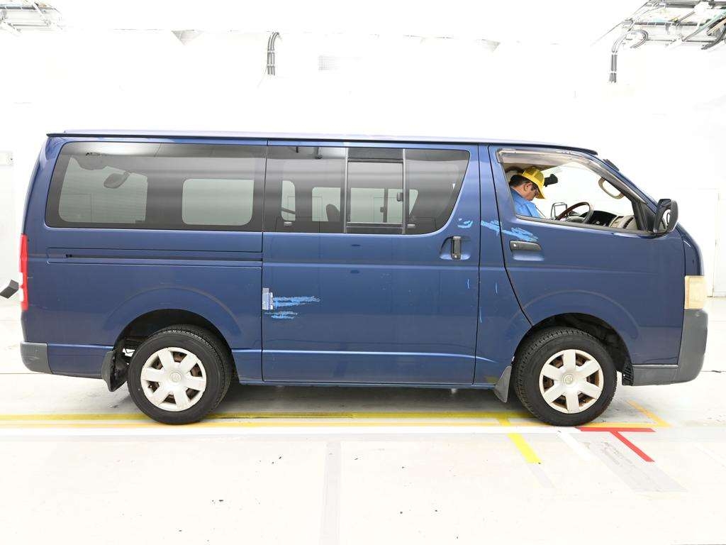 TOYOTA REGIUS ACE