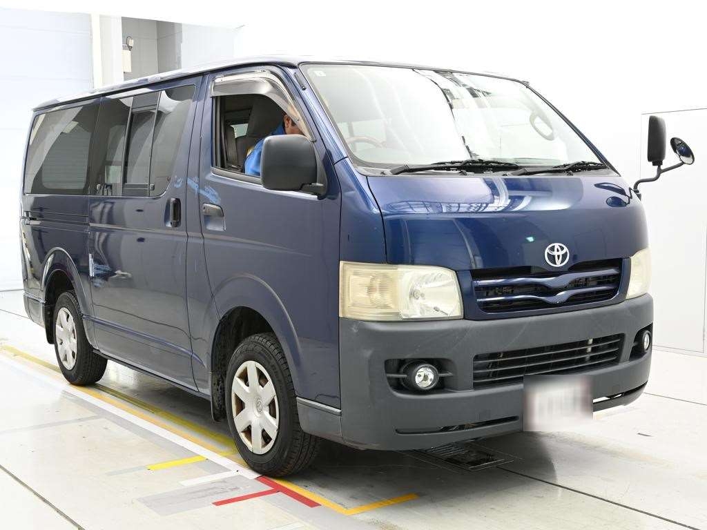 TOYOTA REGIUS ACE