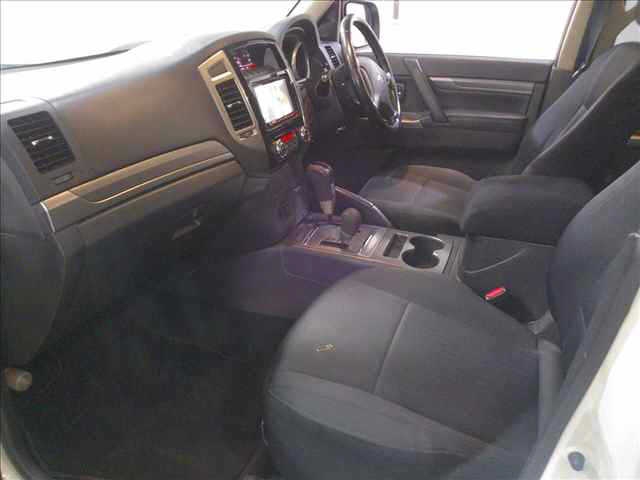 MITSUBISHI PAJERO
