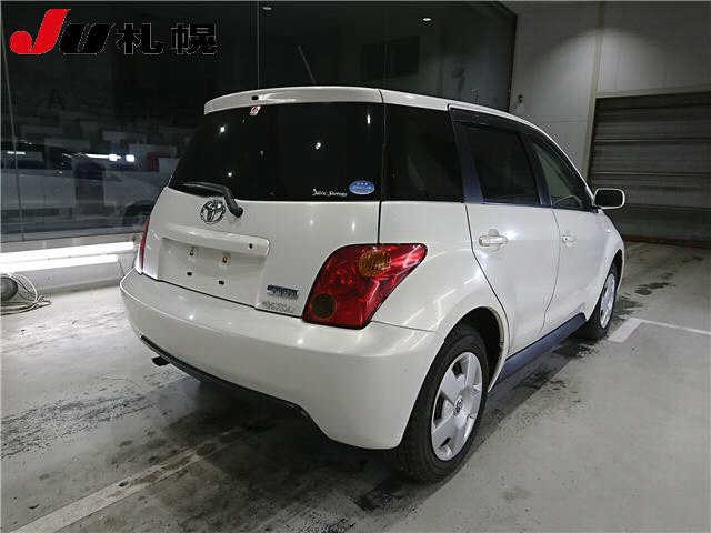 TOYOTA IST
