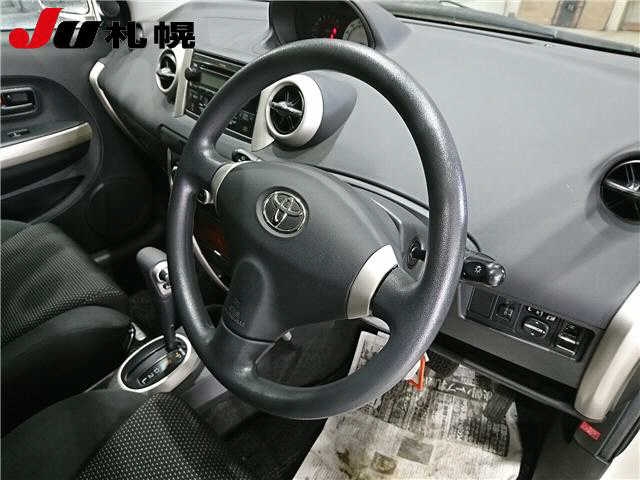 TOYOTA IST