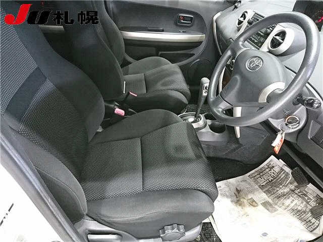 TOYOTA IST
