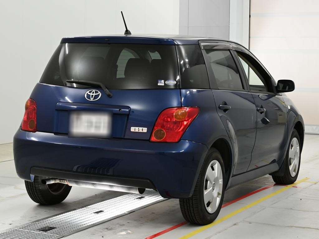 TOYOTA IST