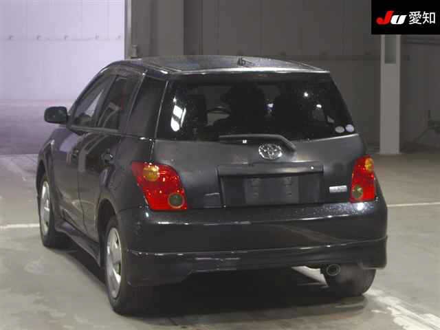 TOYOTA IST