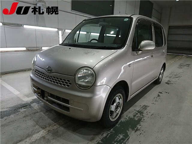 DAIHATSU MOVE LATTE