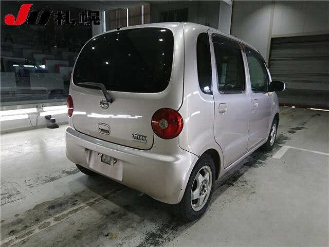 DAIHATSU MOVE LATTE