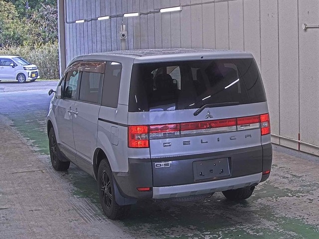 MITSUBISHI DELICA D:5