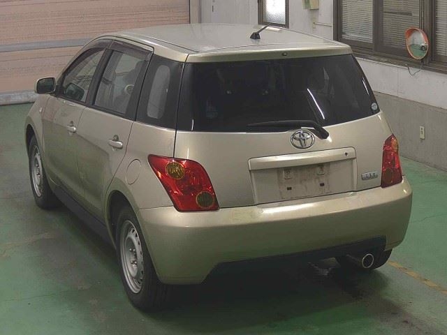TOYOTA IST