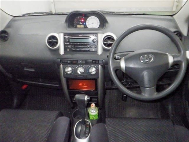 TOYOTA IST