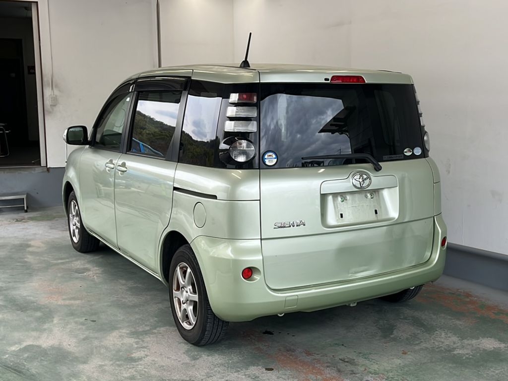 TOYOTA SIENTA