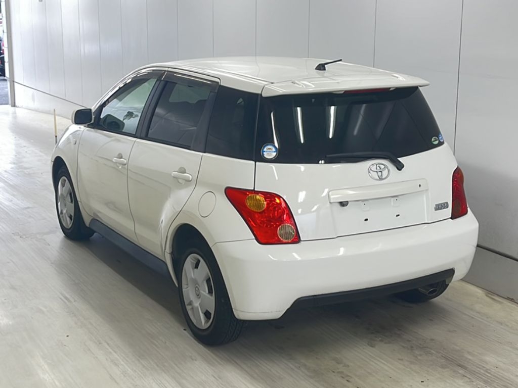 TOYOTA IST