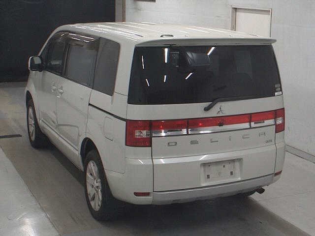 MITSUBISHI DELICA D:5