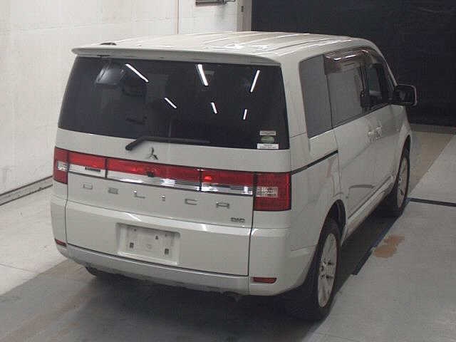 MITSUBISHI DELICA D:5