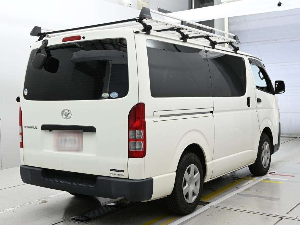 TOYOTA REGIUS ACE