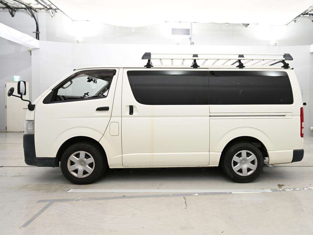 TOYOTA REGIUS ACE