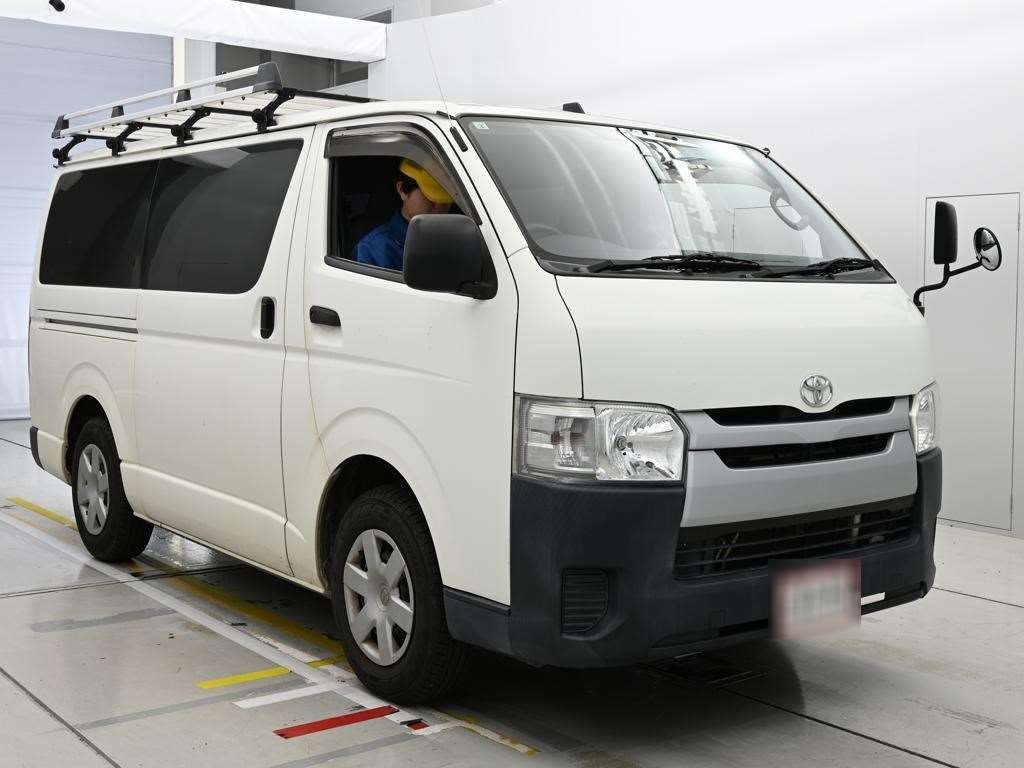 TOYOTA REGIUS ACE