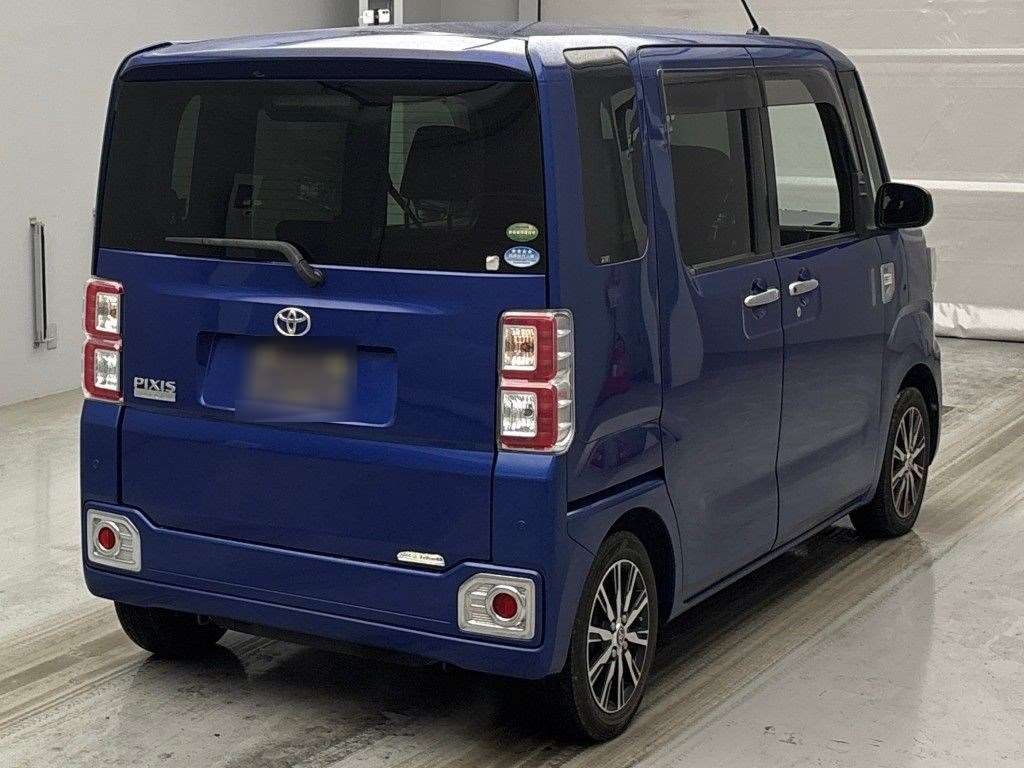 TOYOTA PIXIS MEGA
