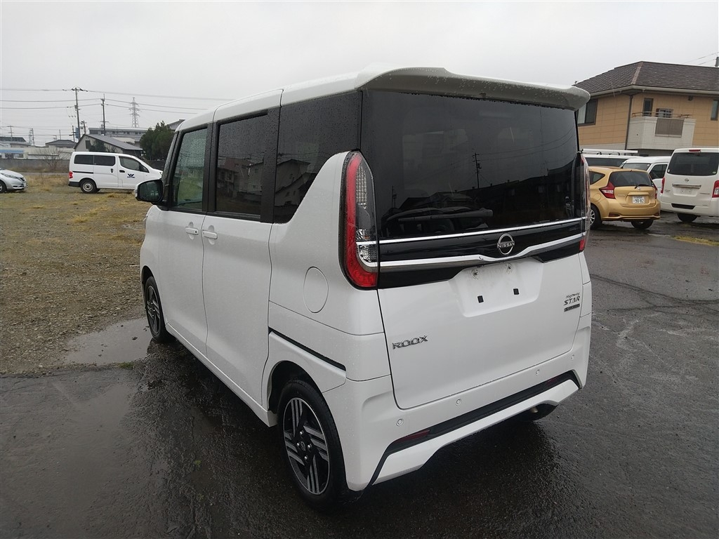 NISSAN ROOX