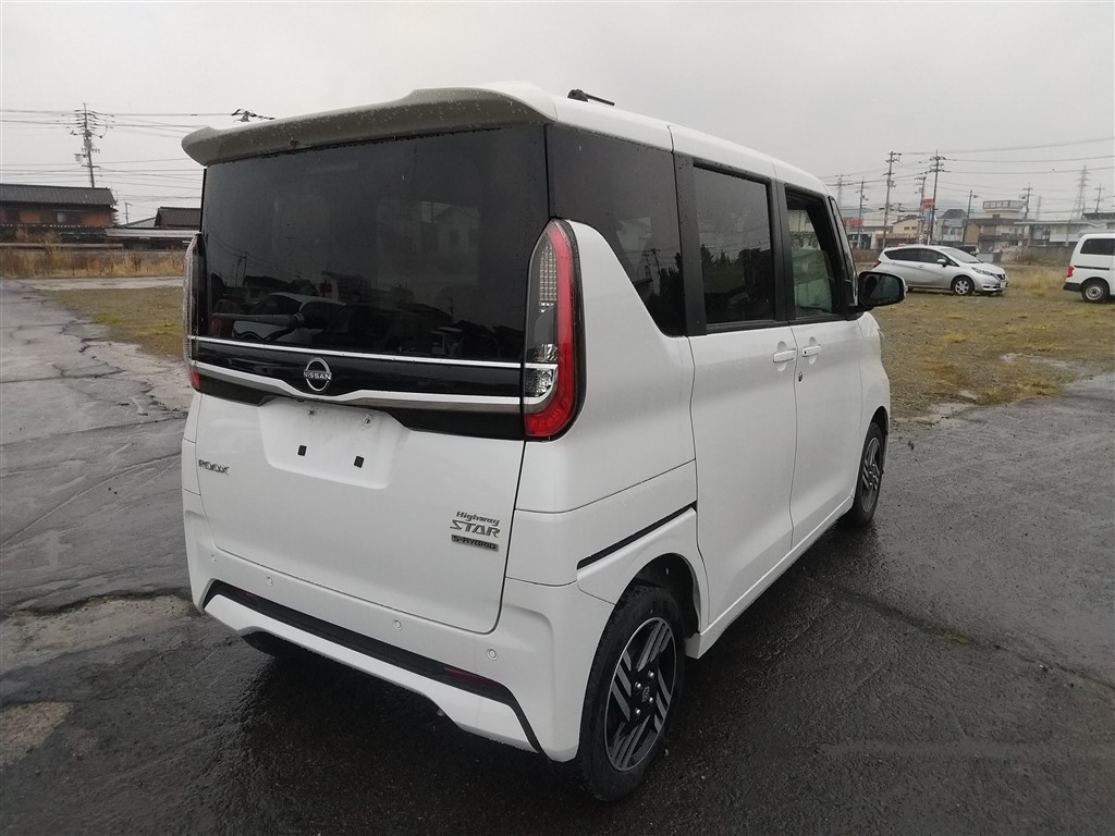 NISSAN ROOX