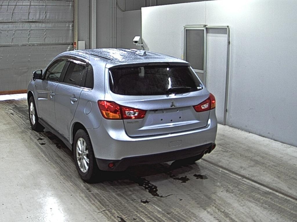 MITSUBISHI RVR