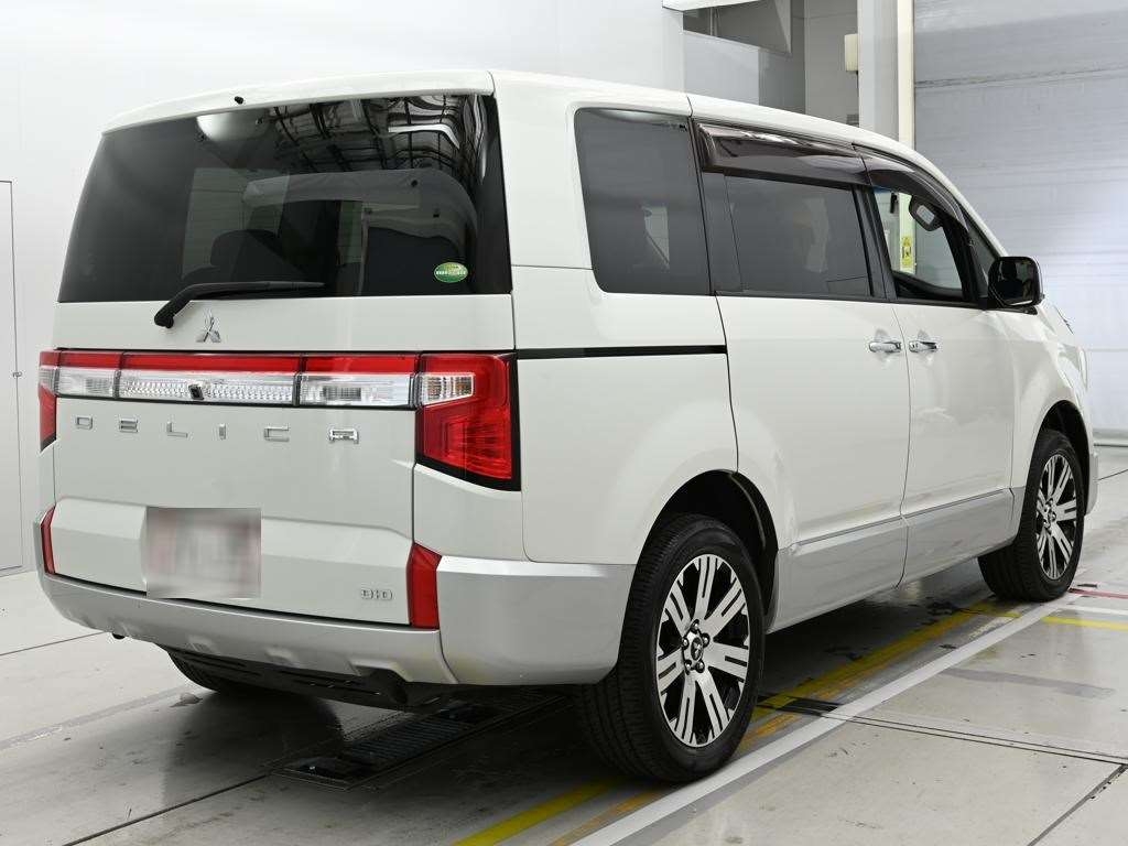 MITSUBISHI DELICA D:5