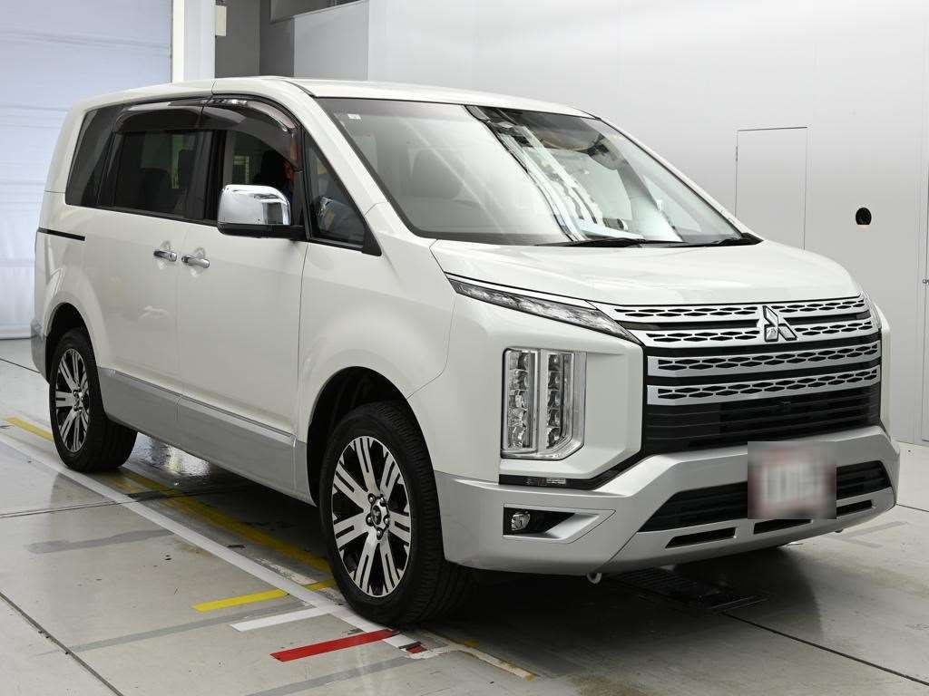 MITSUBISHI DELICA D:5