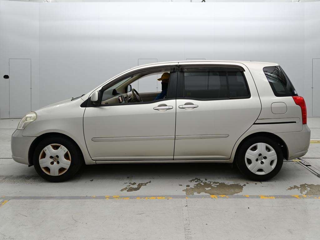 TOYOTA RAUM