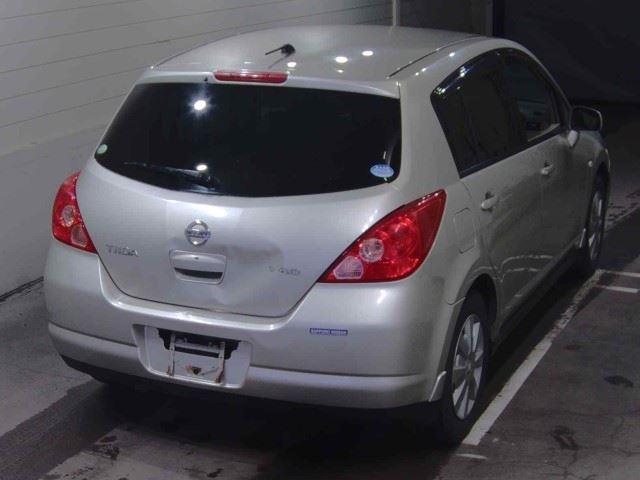 NISSAN TIIDA