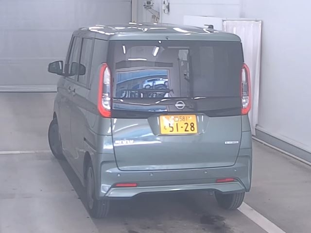 NISSAN ROOX