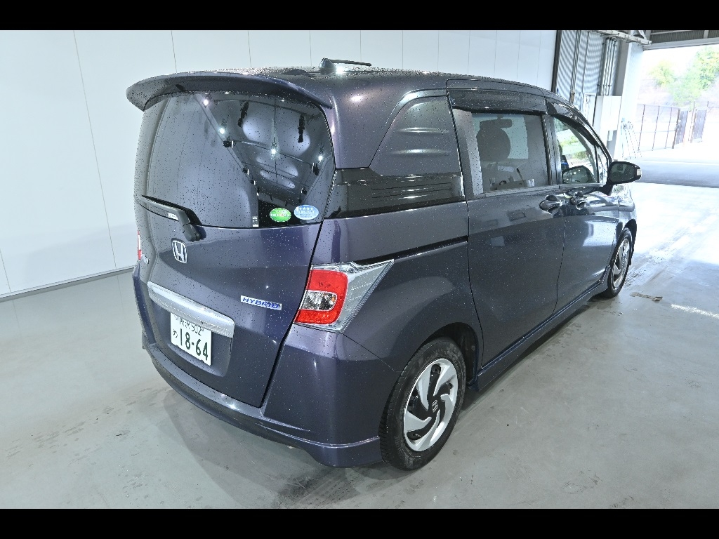 HONDA FREED SPIKE