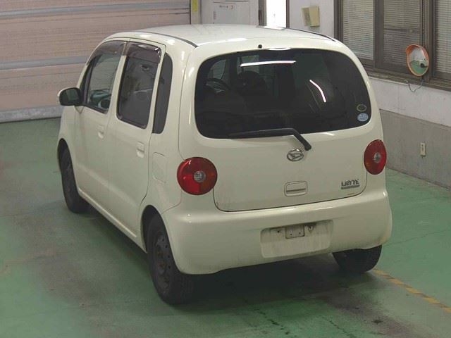 DAIHATSU MOVE LATTE